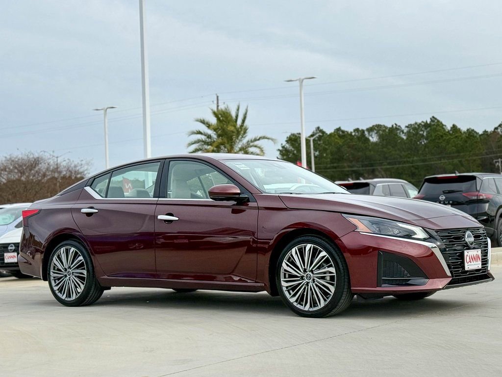 Used 2024 Nissan Altima 2.5 SL FWD image 5