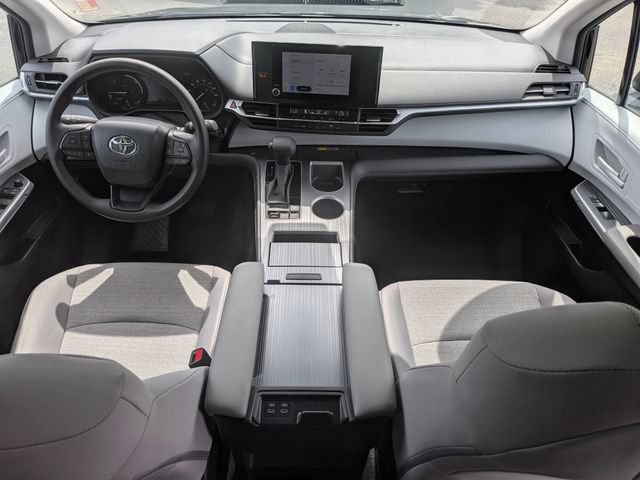 Used 2026 Toyota Sienna LE FWD image 24