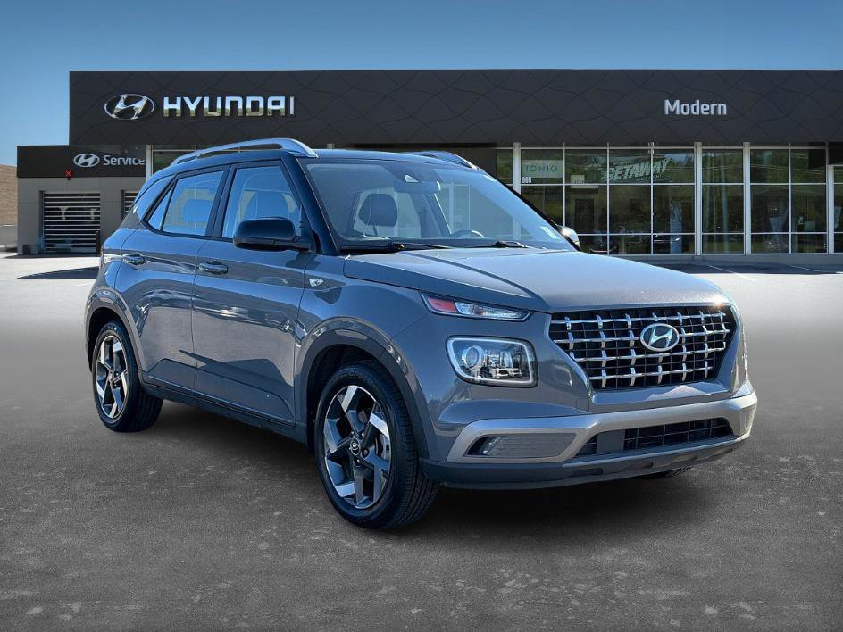 Used 2022 Hyundai Venue Limited w/ Cargo Package image 3