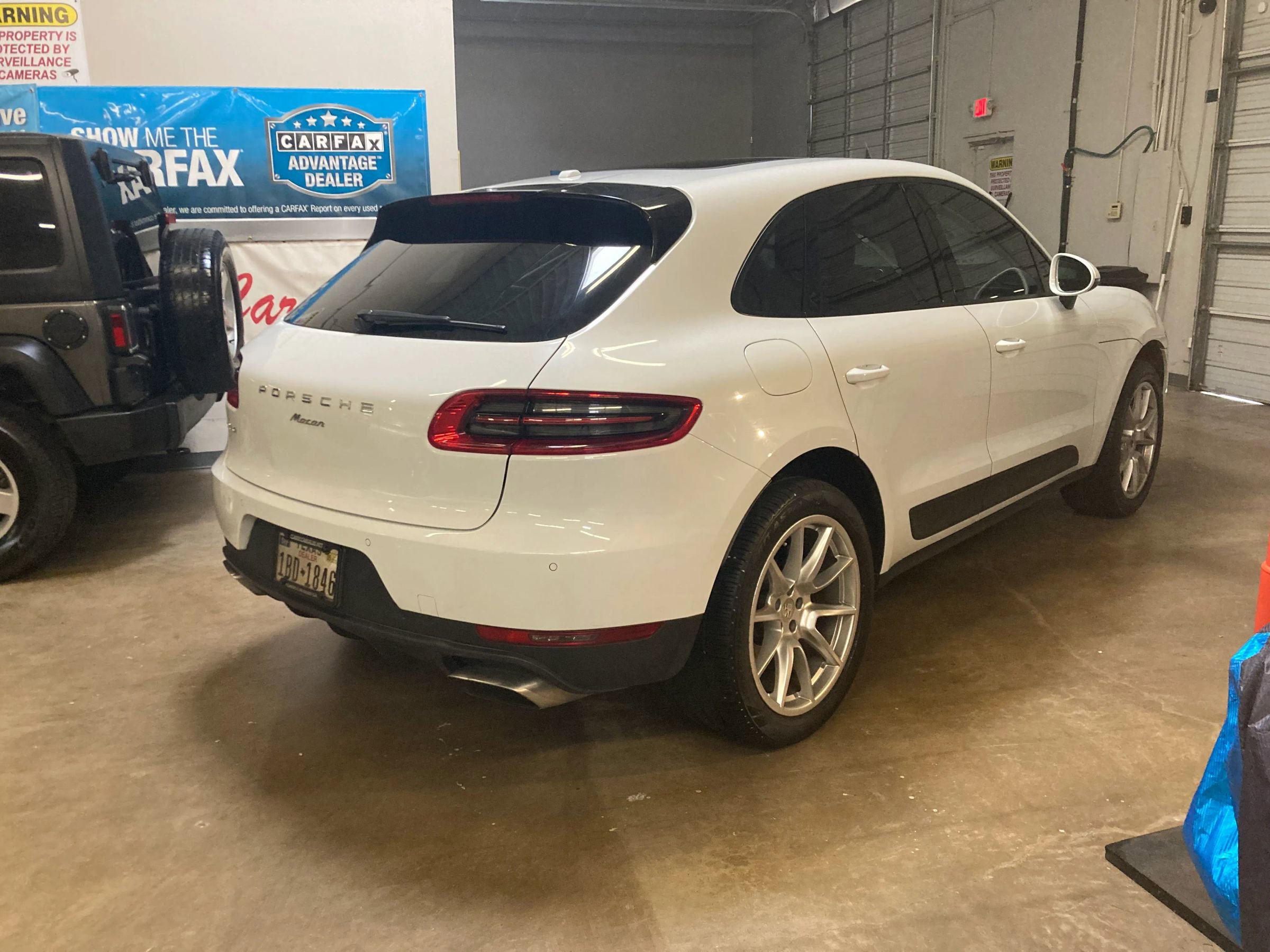 Used 2017 Porsche Macan AWD/4WD image 2