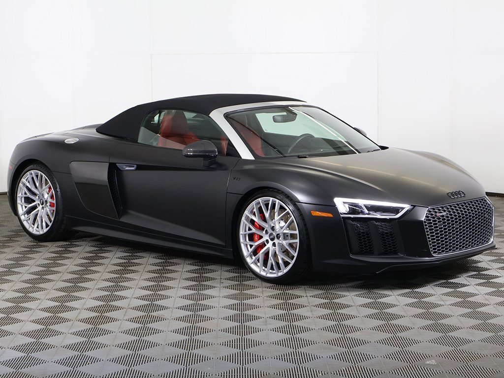 Used 2018 Audi R8 V10 w/ Carbon Exterior Package image 7