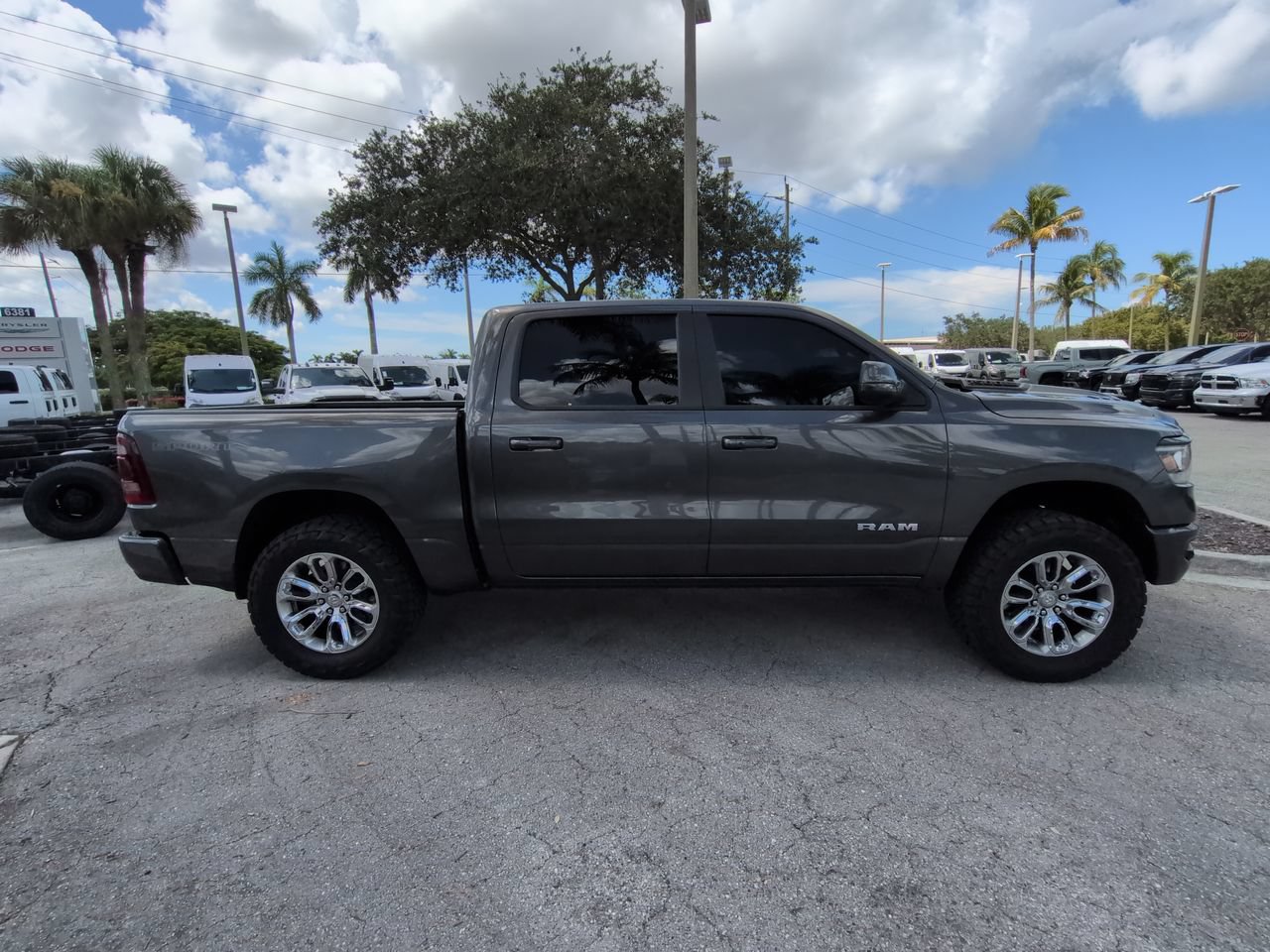 Used 2023 RAM 1500 Laramie AWD/4WD image 4