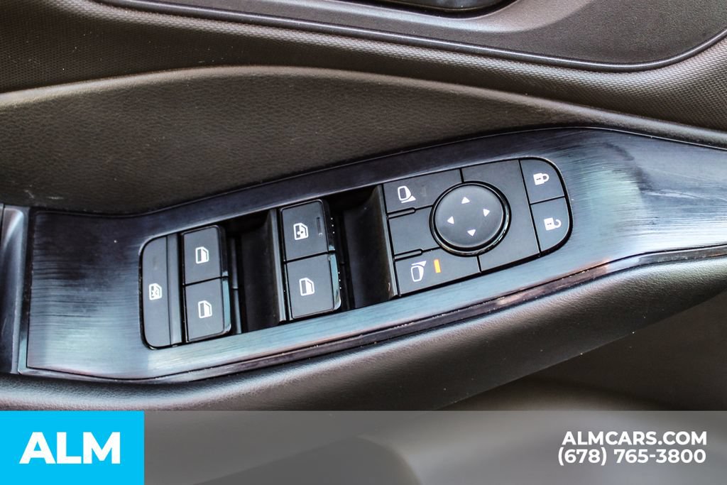 Used 2024 Nissan Rogue S FWD image 38