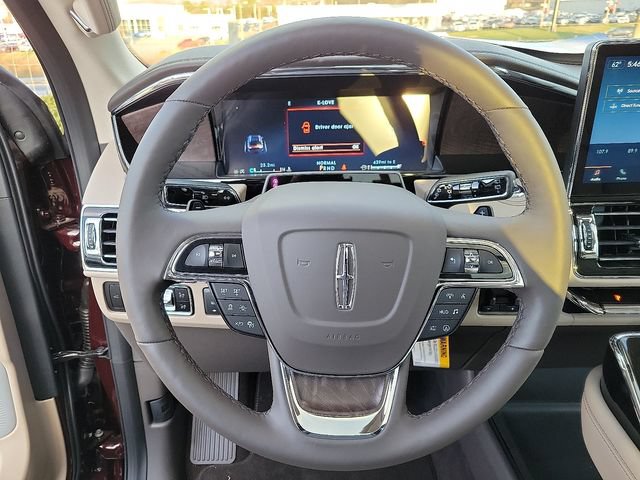New 2023 Lincoln Navigator L Reserve AWD/4WD image 9