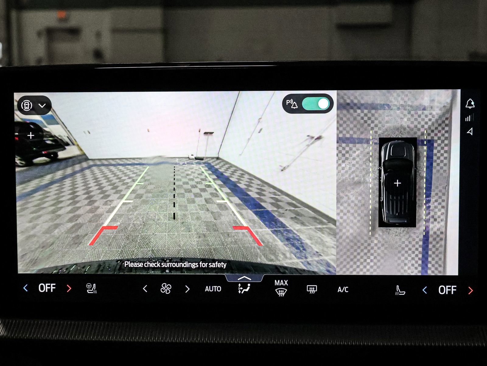 Certified 2025 Ford Explorer ST image 40