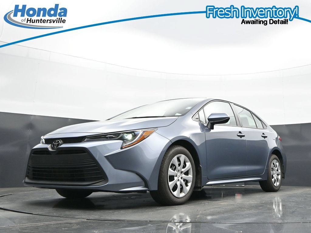 Used 2025 Toyota Corolla LE FWD image 30