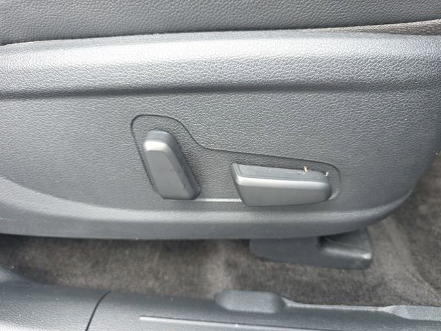 Certified 2022 Hyundai Santa Fe Limited image 11