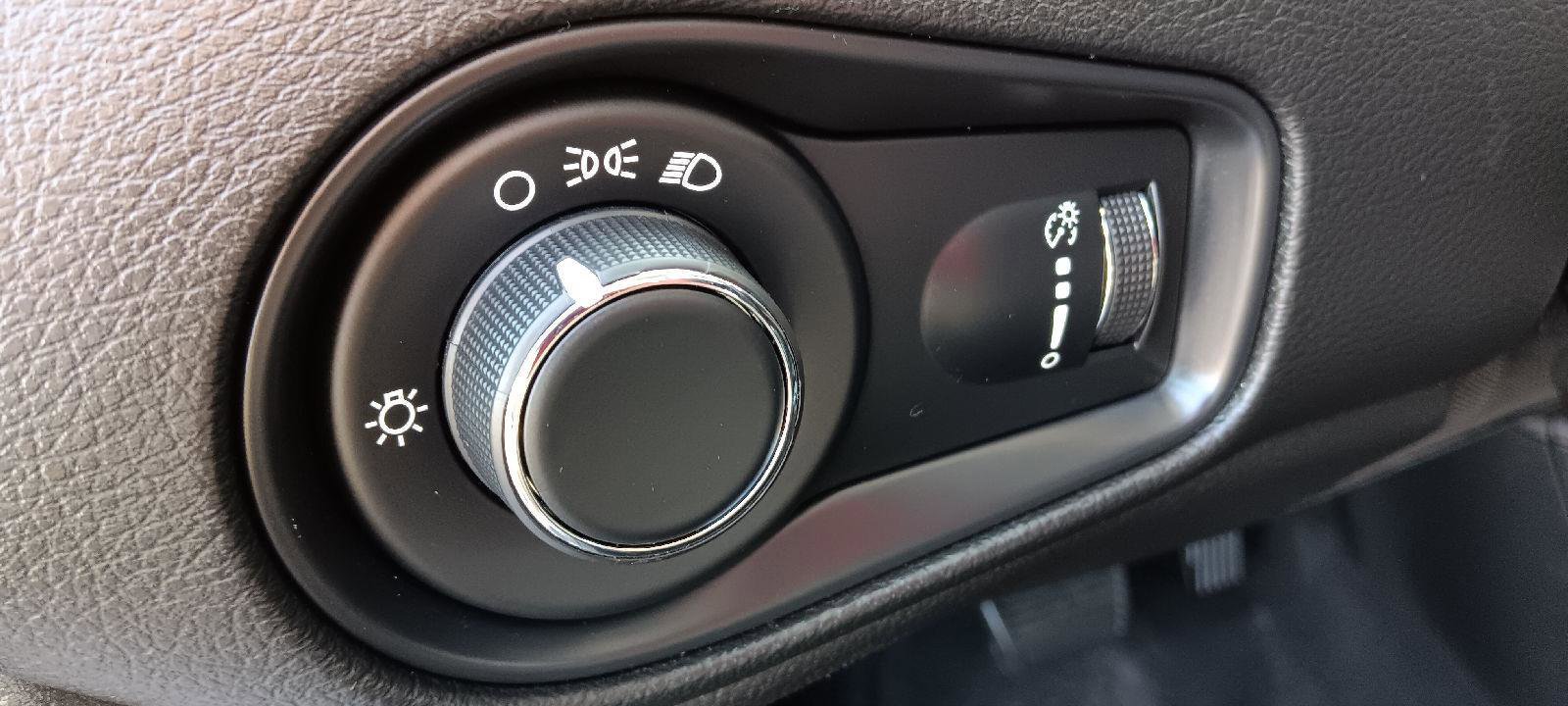 Used 2019 Jeep Renegade Sport image 8