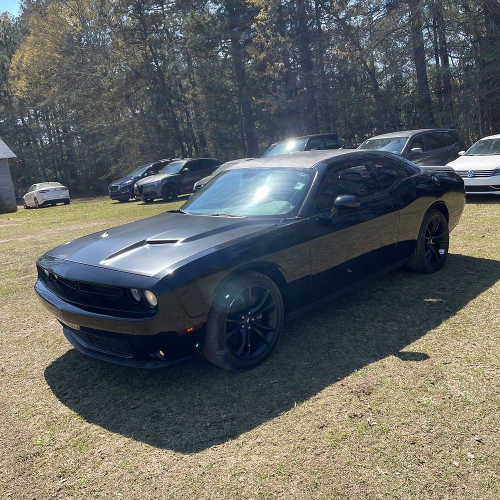 Used 2017 Dodge Challenger SXT Plus image 2