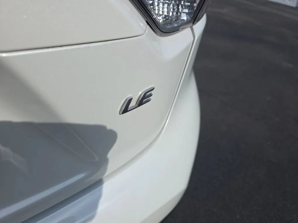 Used 2020 Toyota Corolla LE FWD image 12