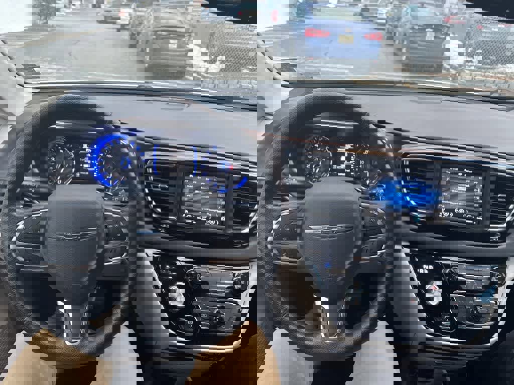 Used 2021 Chrysler Voyager Lxi image 26