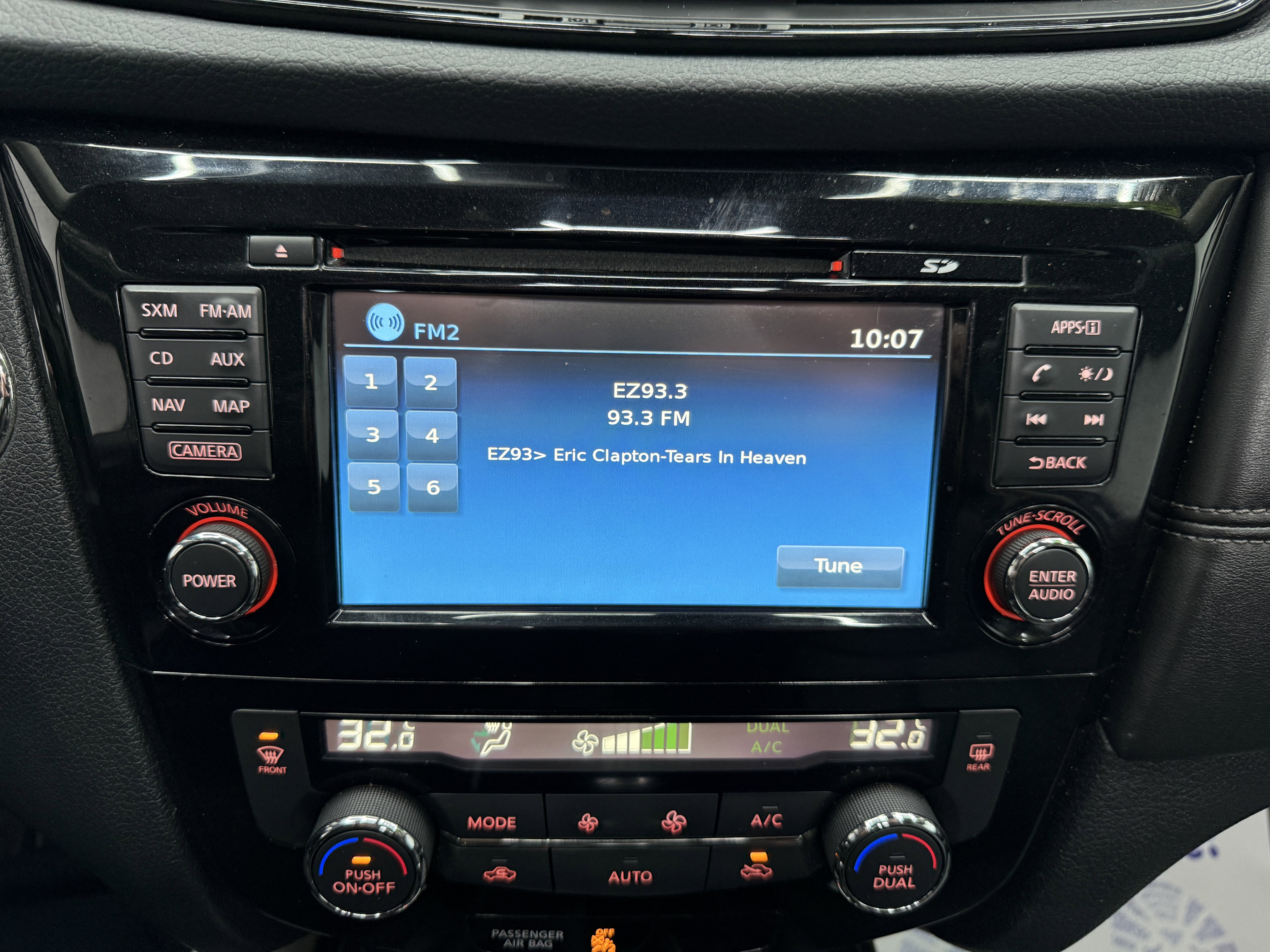 Used 2017 Nissan Rogue AWD image 17