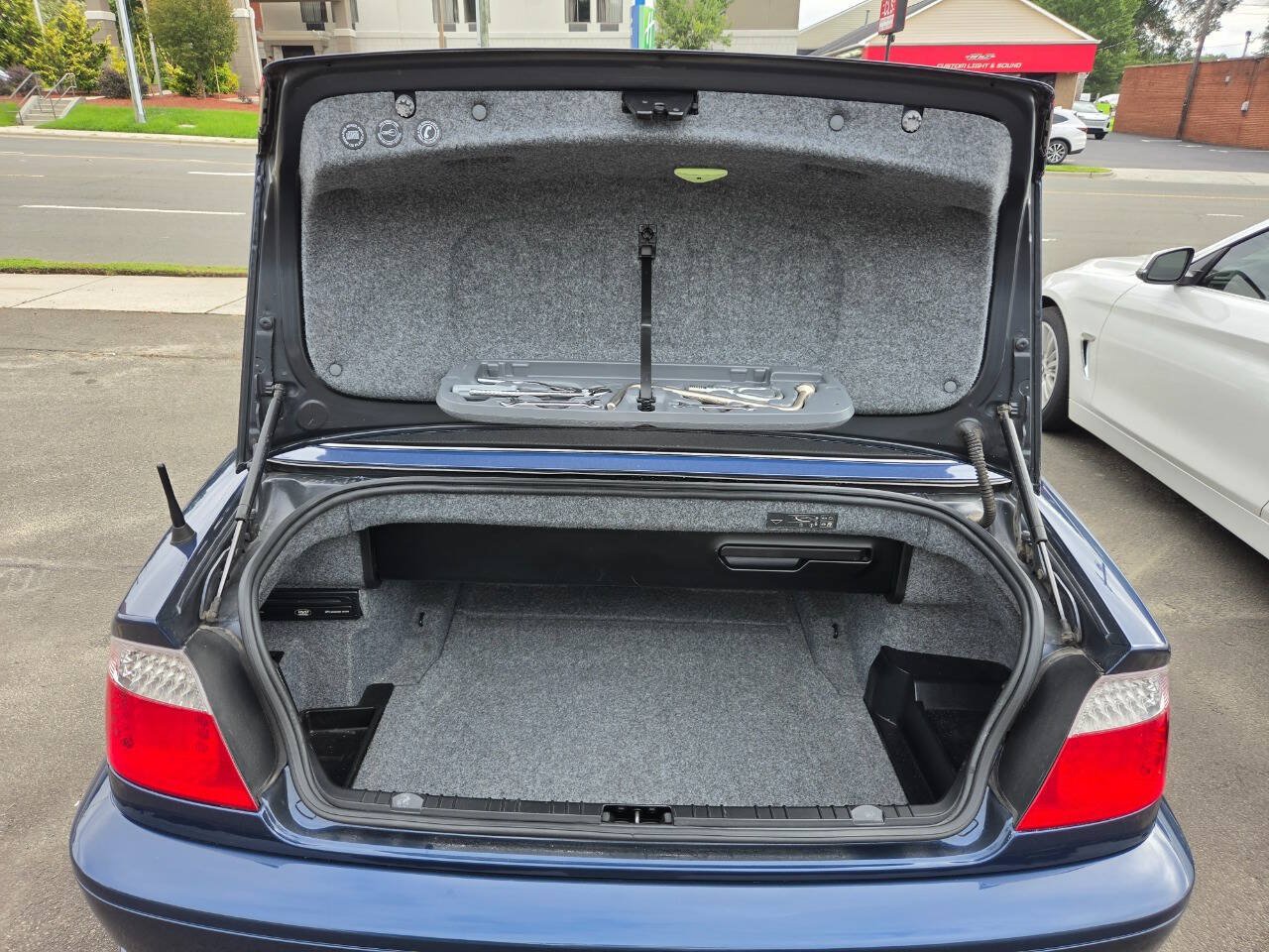 Used 2004 BMW 330Ci Convertible RWD image 29