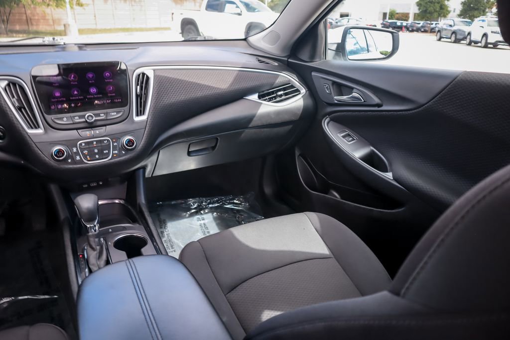 Used 2023 Chevrolet Malibu LT FWD image 21