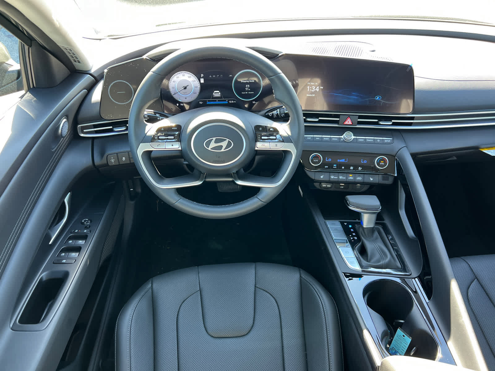 New 2026 Hyundai Elantra Limited FWD image 14