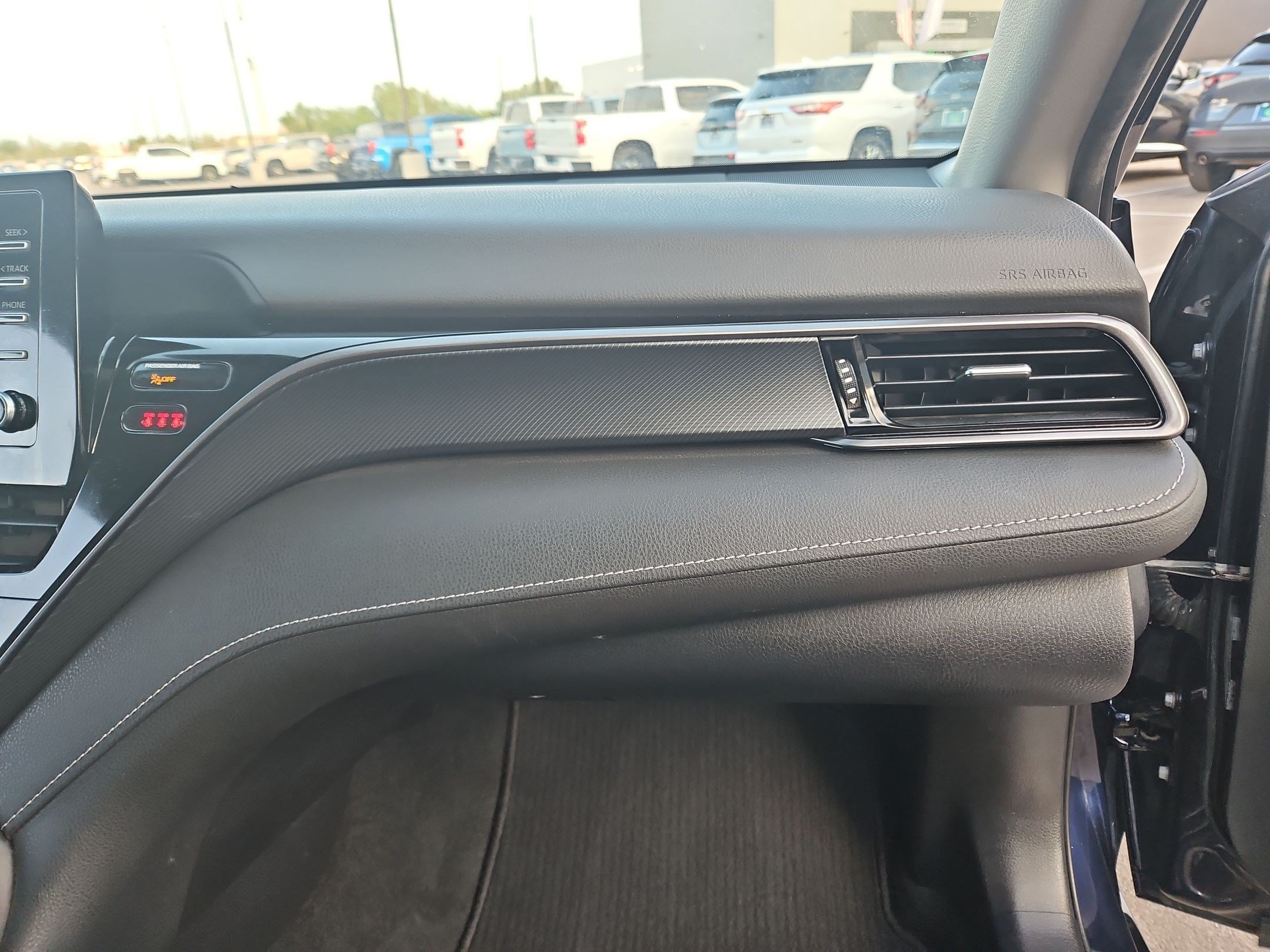 Used 2021 Toyota Camry SE w/ Convenience Package FWD image 30