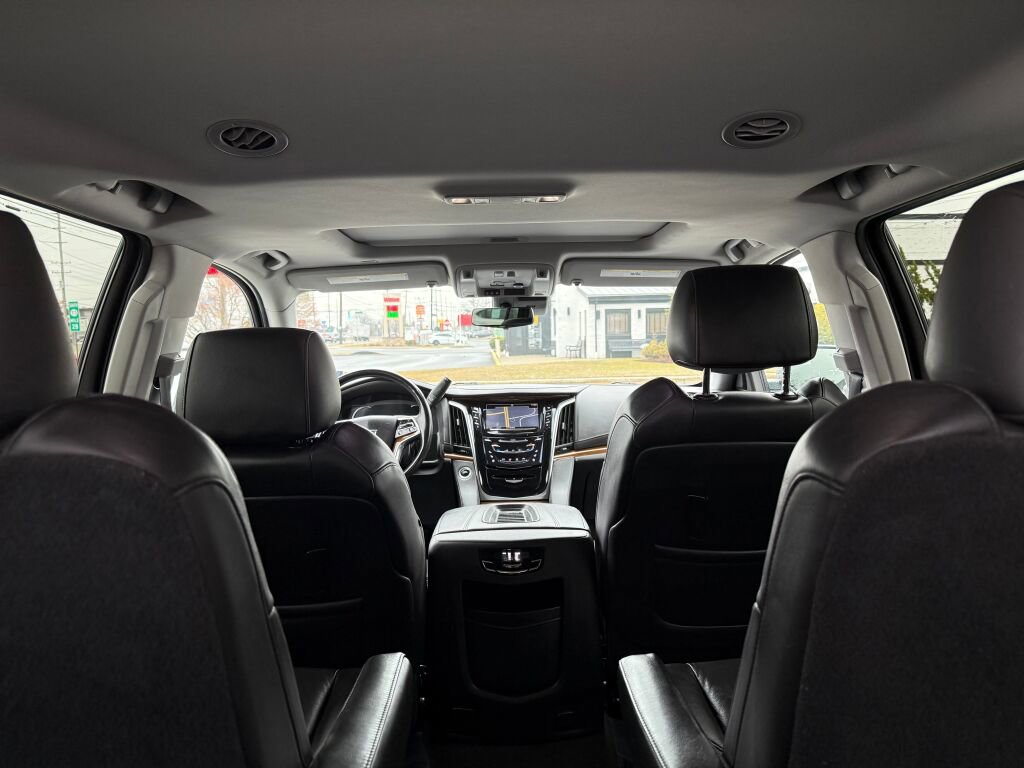 Used 2020 Cadillac Escalade Luxury image 36