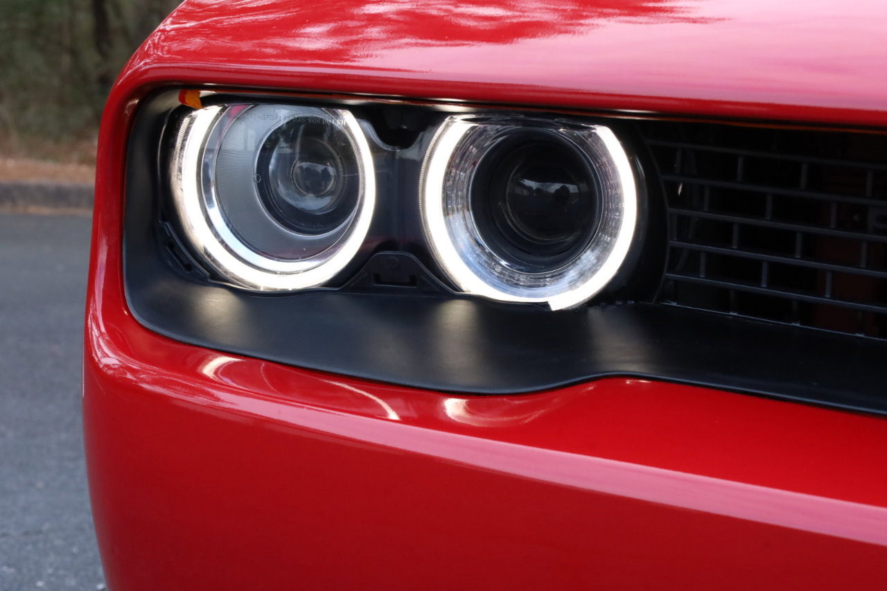 Used 2016 Dodge Challenger SRT w/ Technology Group image 29