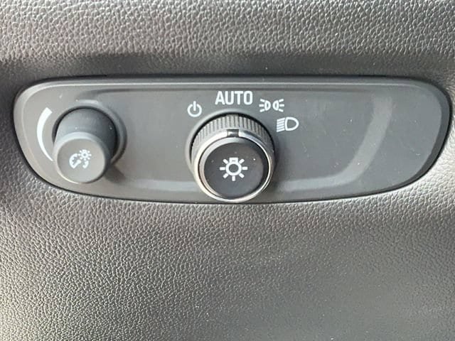 Used 2022 Chevrolet Traverse High Country AWD/4WD image 39