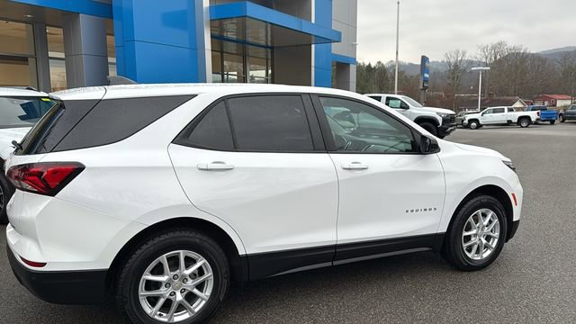 Used 2023 Chevrolet Equinox LS image 5