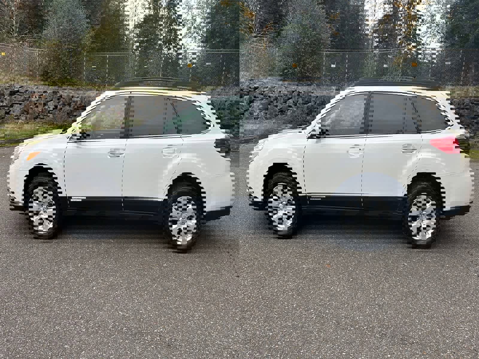 Used 2012 Subaru Outback 2.5i Premium w/ All-Weather Pkg image 2