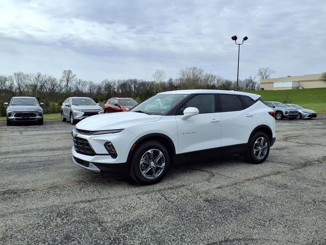 Used 2025 Chevrolet Blazer LT AWD/4WD image 34