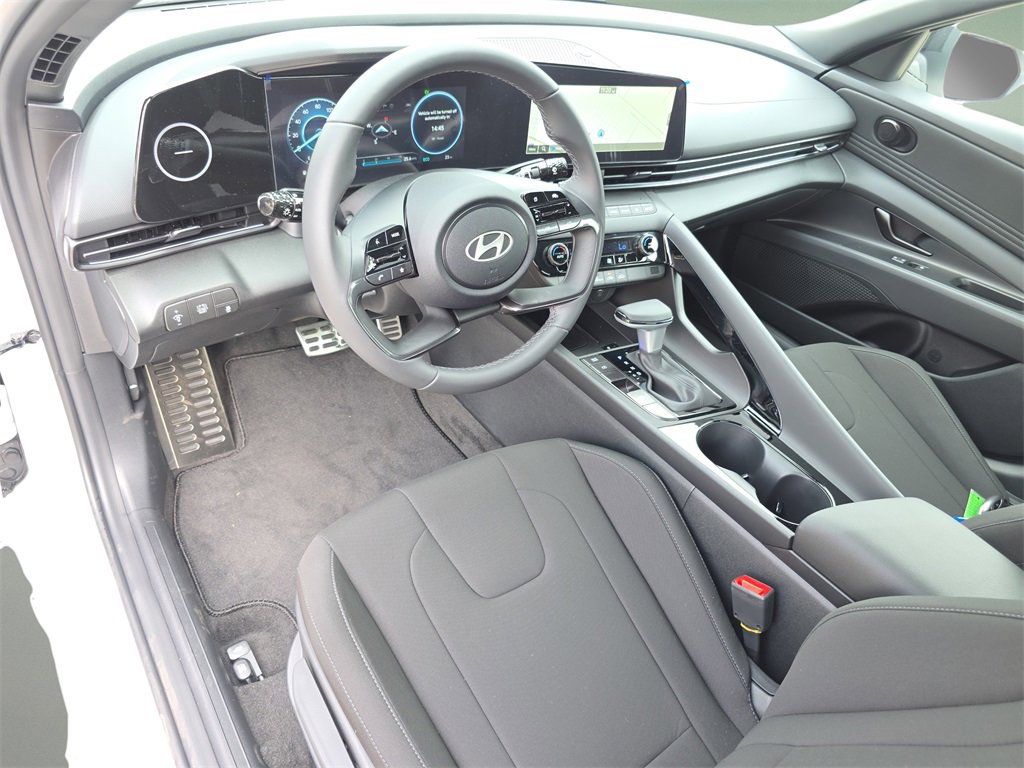 New 2025 Hyundai Elantra SEL image 21