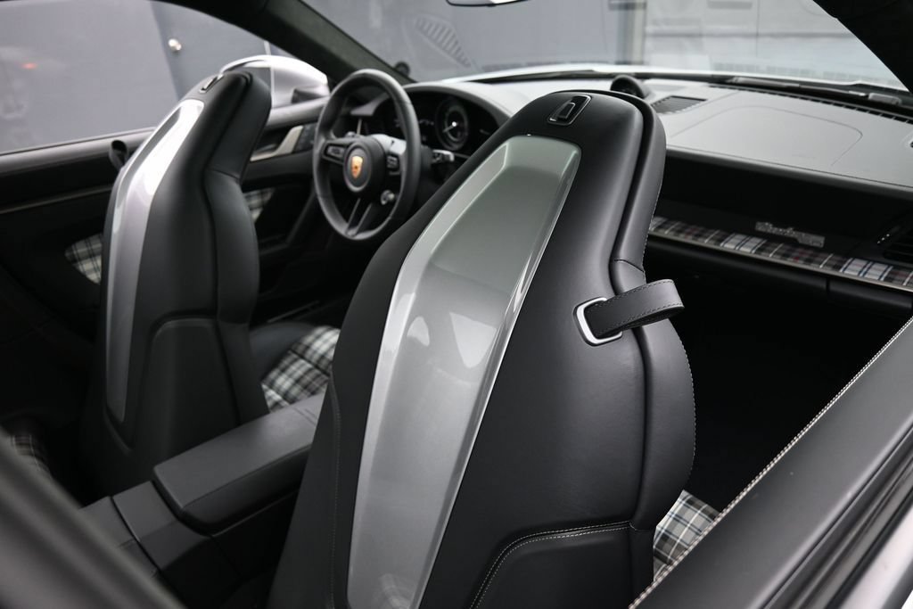 Certified 2025 Porsche 911 Turbo AWD/4WD image 27