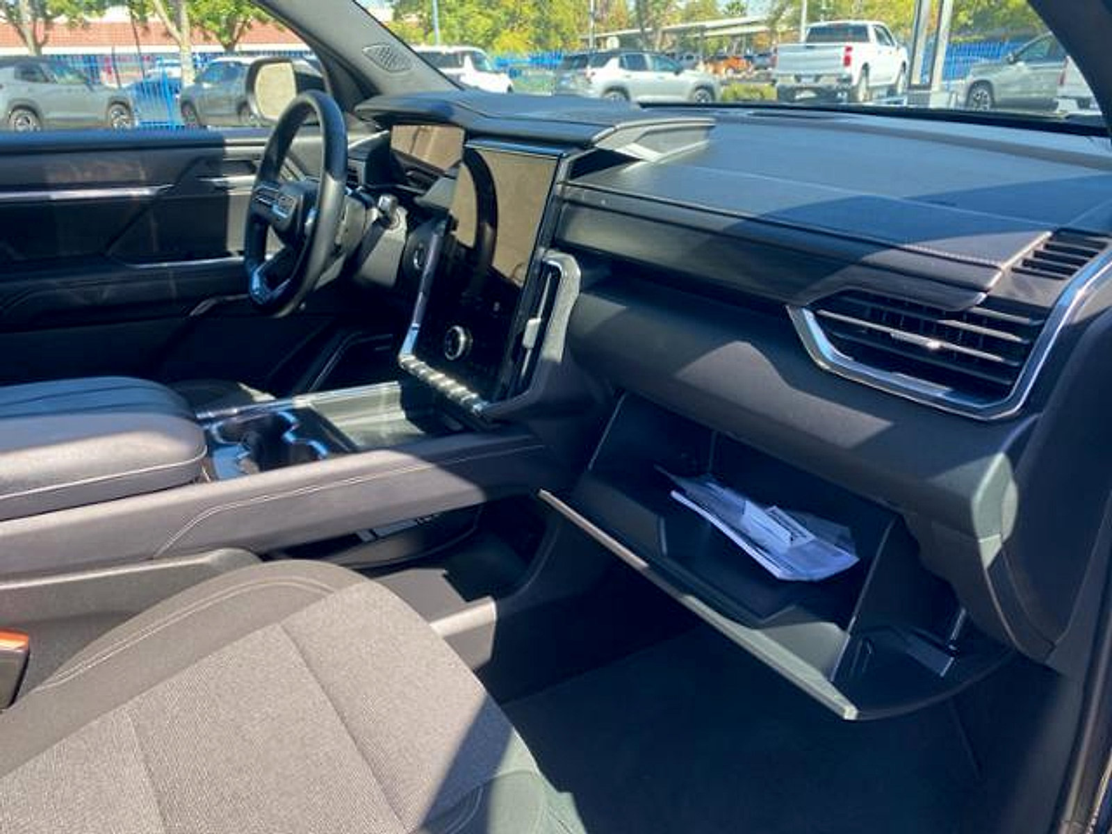 Used 2025 GMC Acadia Elevation AWD/4WD image 21