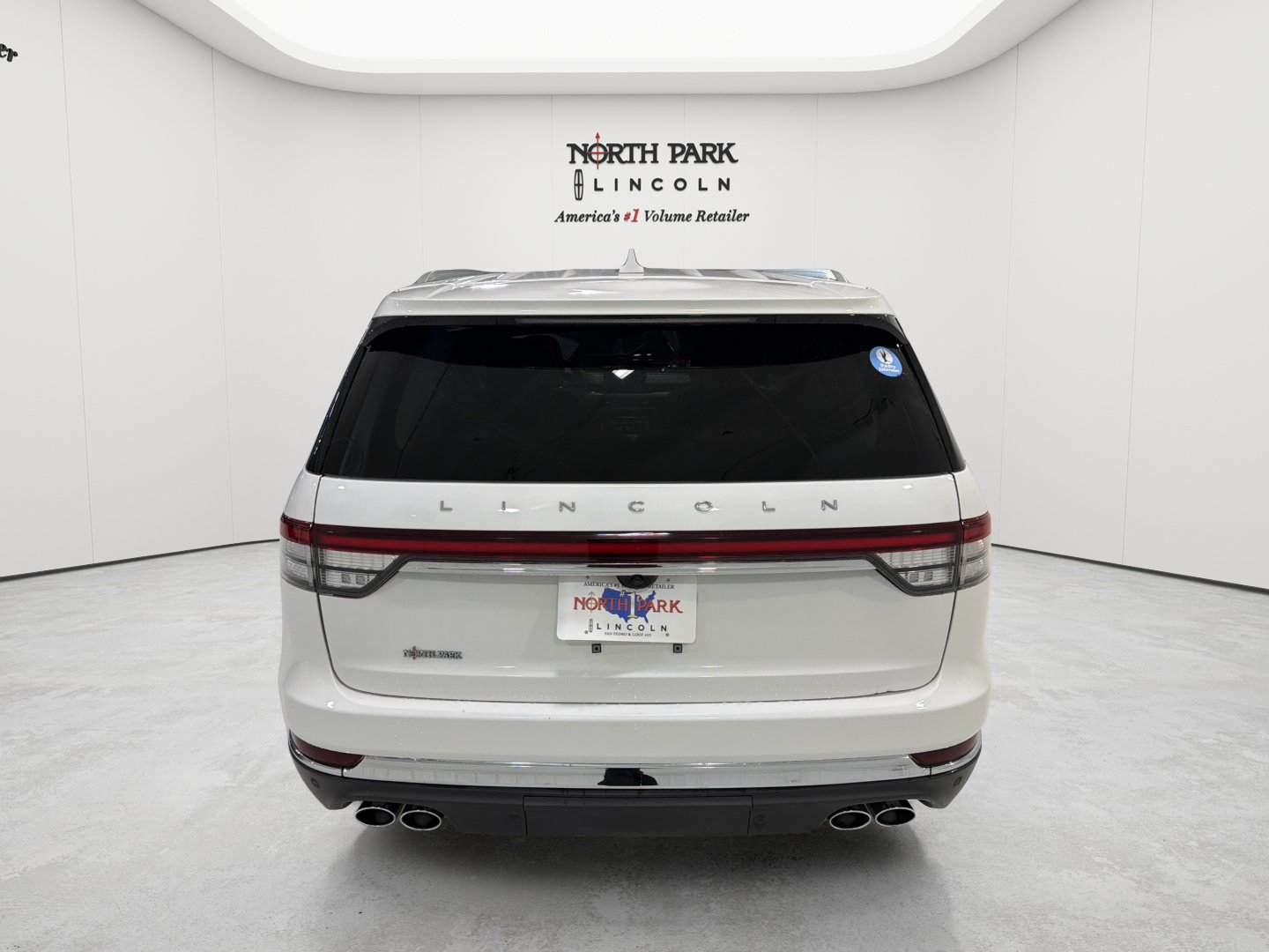 Used 2023 Lincoln Aviator Reserve w/ Equipment Group 201A AWD/4WD image 4
