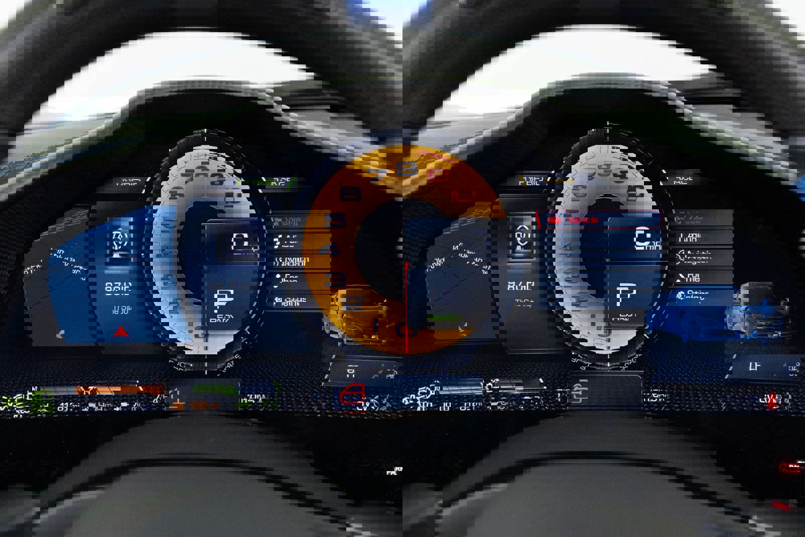 Used 2022 Ferrari SF90 Spider image 38