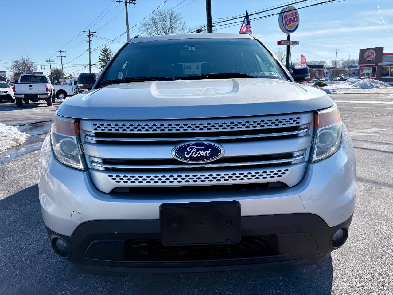 Used 2015 Ford Explorer XLT w/ Equipment Group 202B image 9