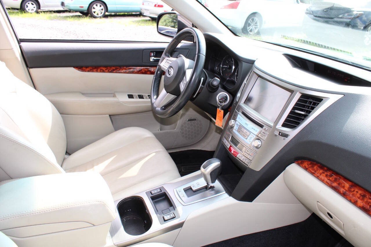 Used 2011 Subaru Outback 2.5i Limited AWD/4WD image 12