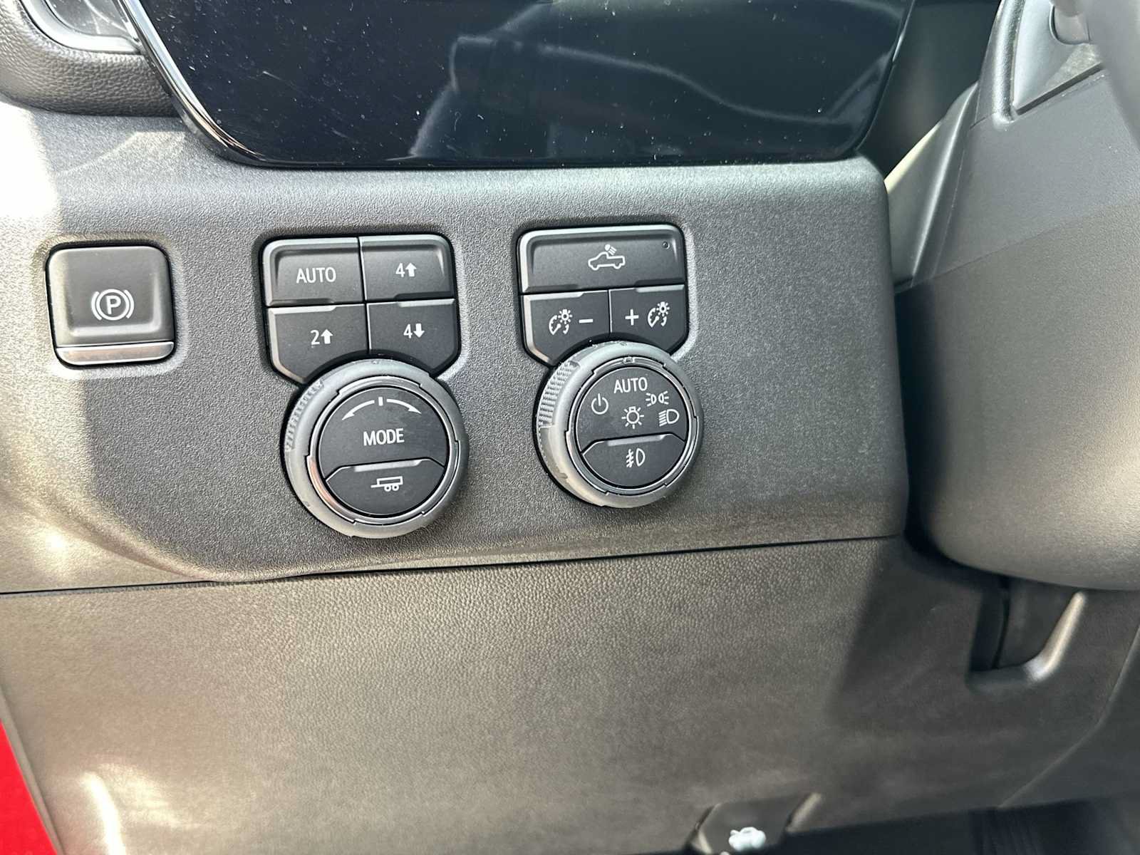 Certified 2025 Chevrolet Silverado 1500 RST AWD/4WD image 18