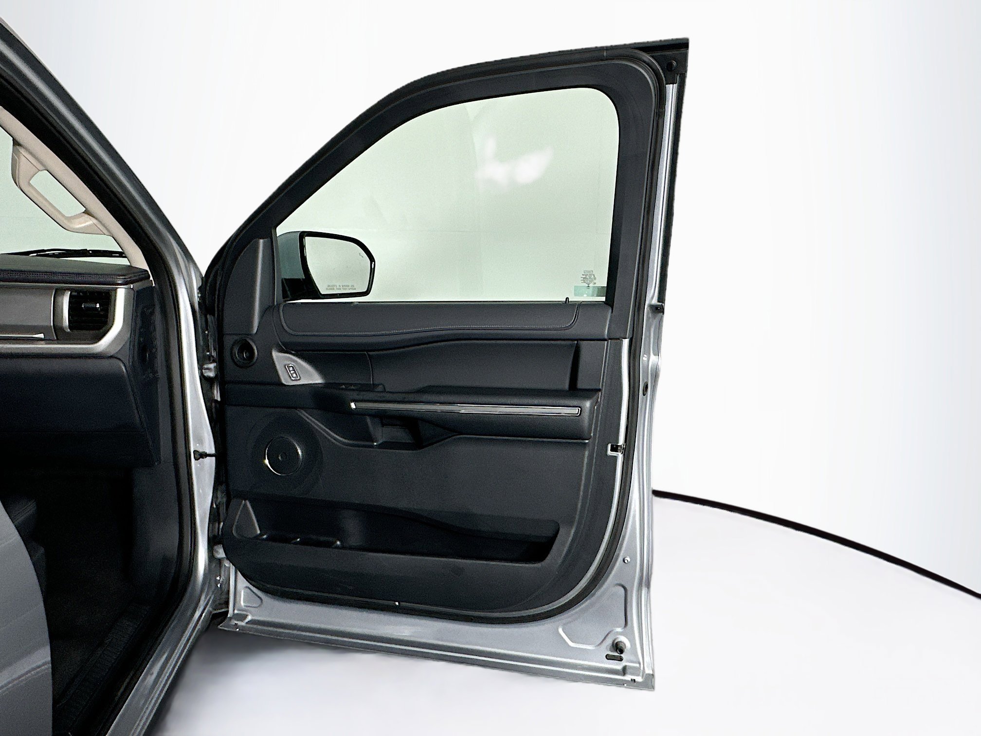 Used 2024 Ford Expedition Max XLT image 34