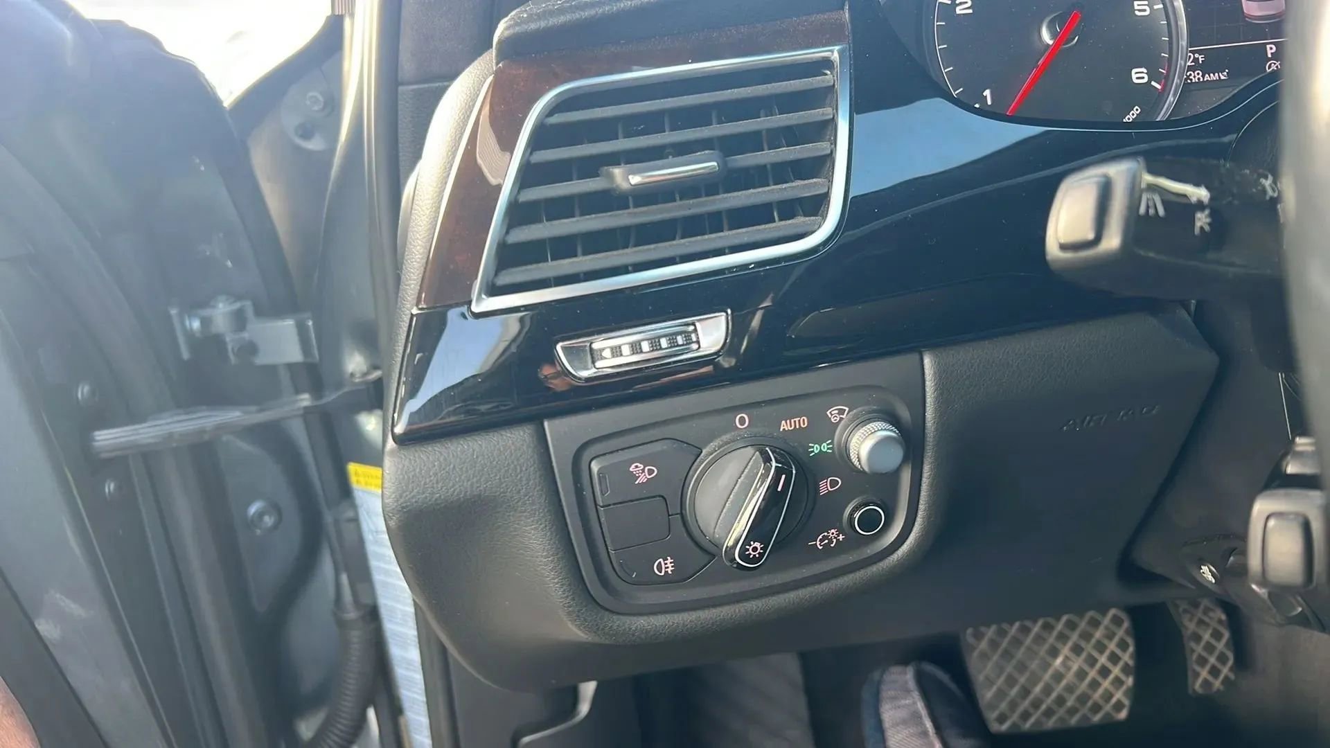 Used 2015 Audi A8 L TDI image 22