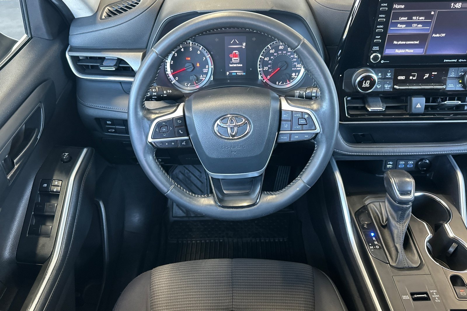 Used 2022 Toyota Highlander LE FWD image 13
