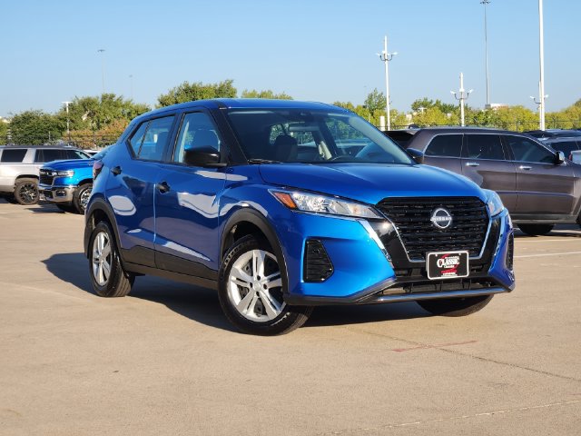 Used 2025 Nissan Kicks Play S FWD image 2