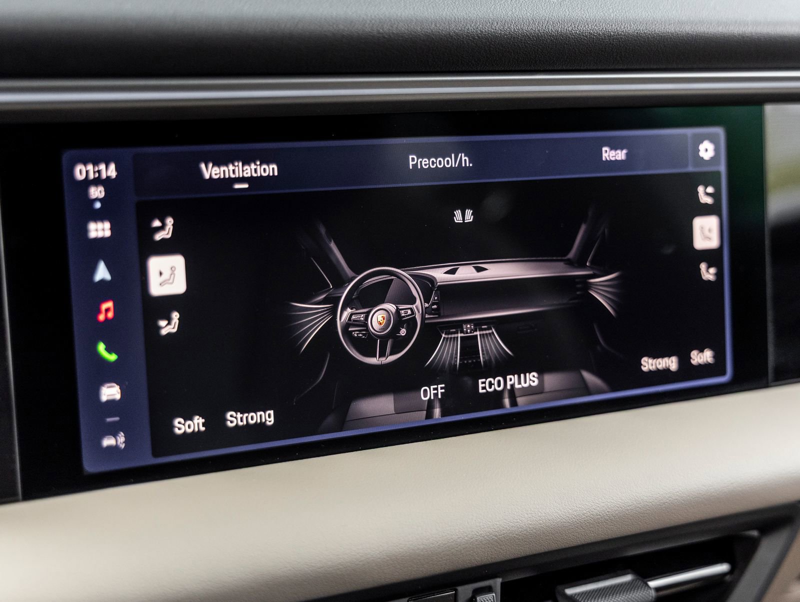 Certified 2025 Porsche Macan 4 Electric image 27