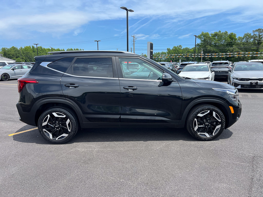 Used 2024 Kia Seltos SX w/ SX Sunroof Package AWD/4WD image 8