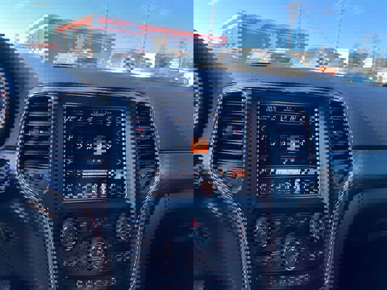 Used 2017 Jeep Grand Cherokee Altitude image 18