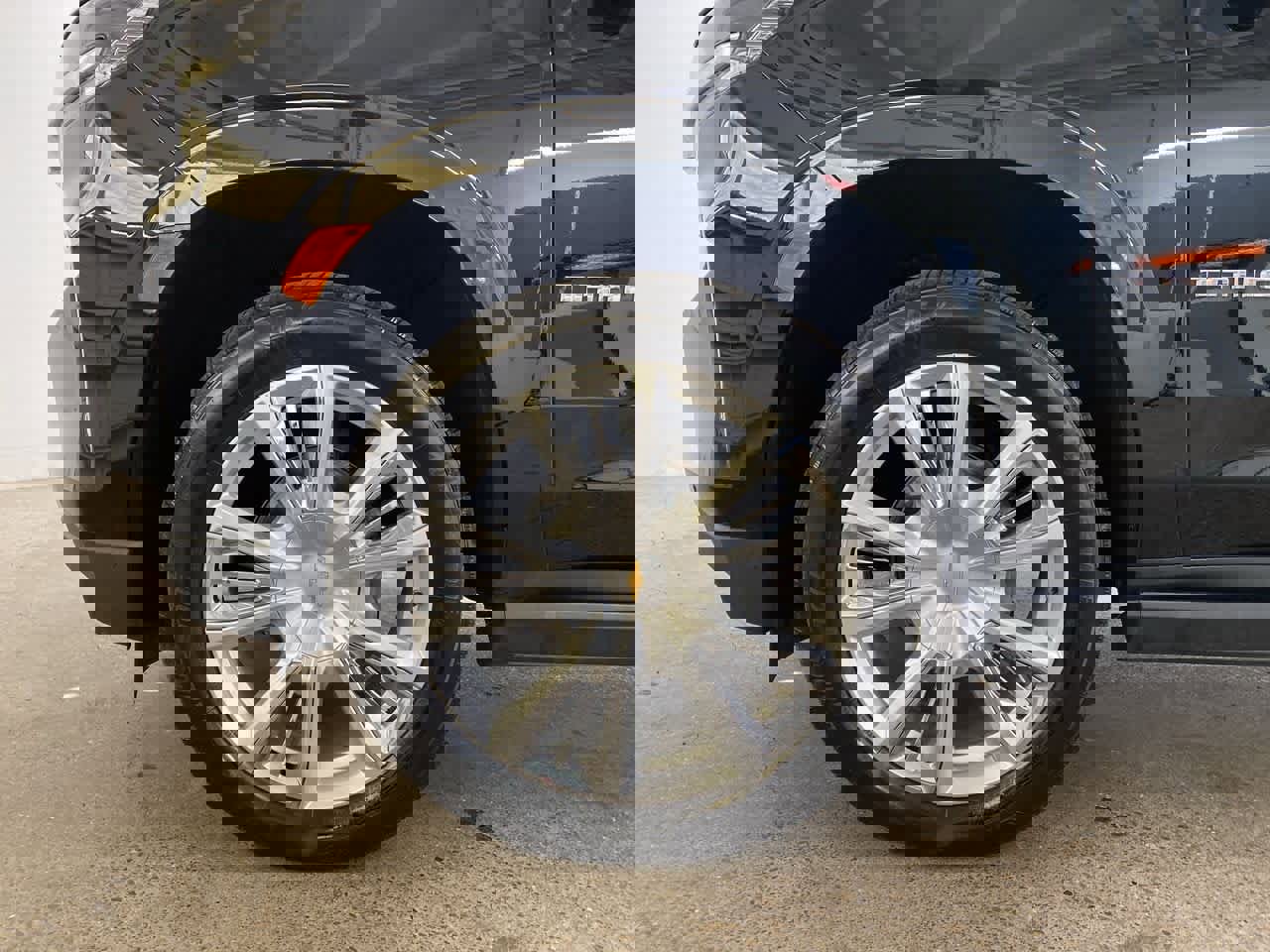 Used 2024 Chevrolet Tahoe High Country w/ Premium Package image 10