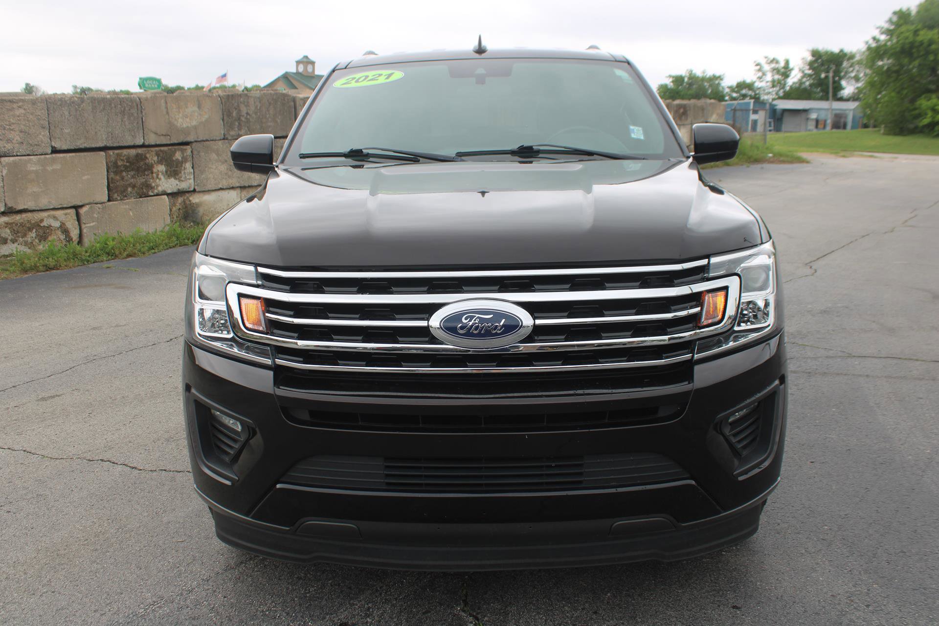 Used 2021 Ford Expedition XL AWD/4WD image 2