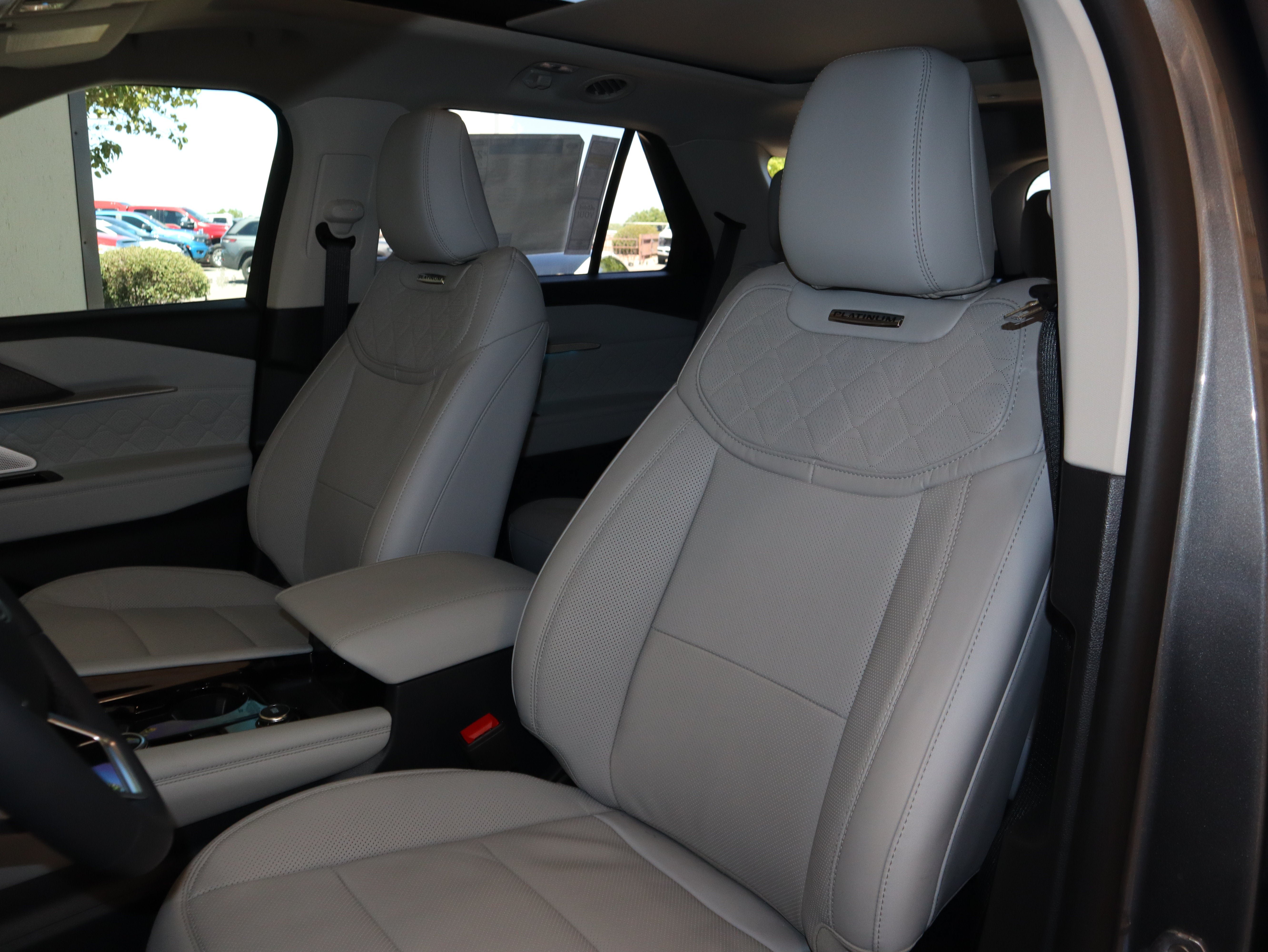 New 2026 Ford Explorer Platinum w/ LUX Leather Package AWD/4WD image 32
