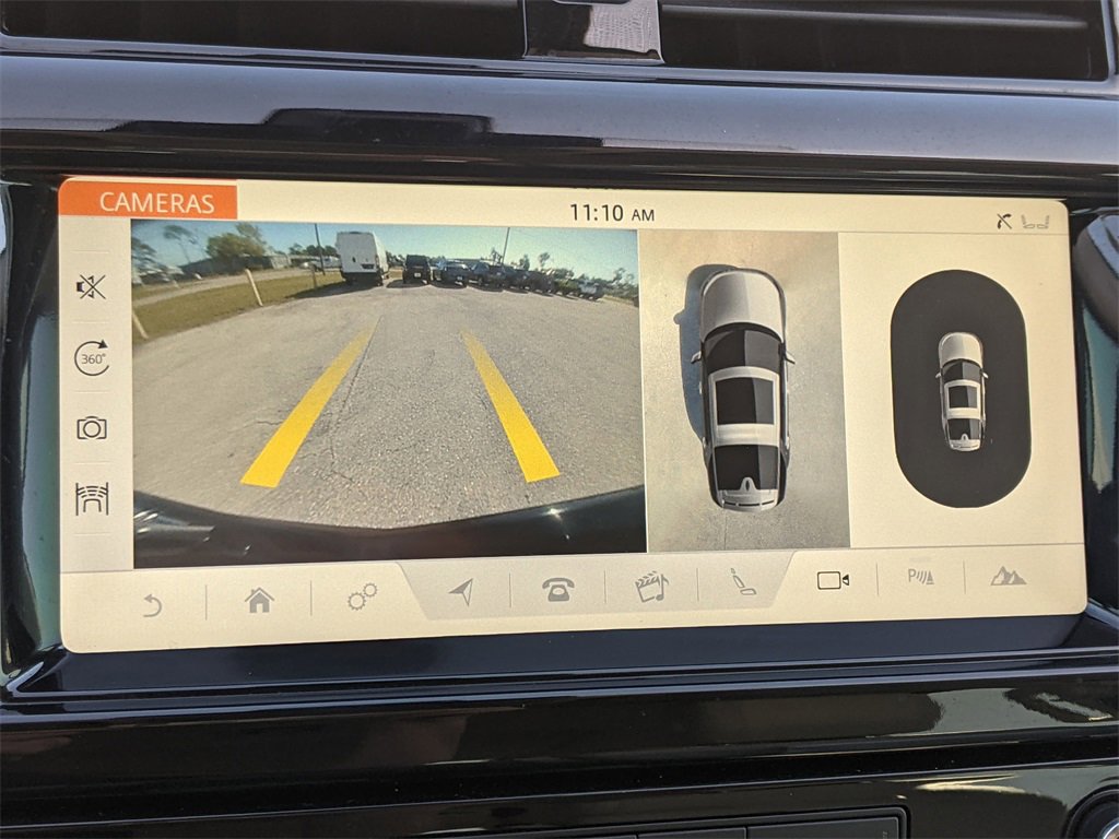 Used 2017 Land Rover Discovery HSE image 46