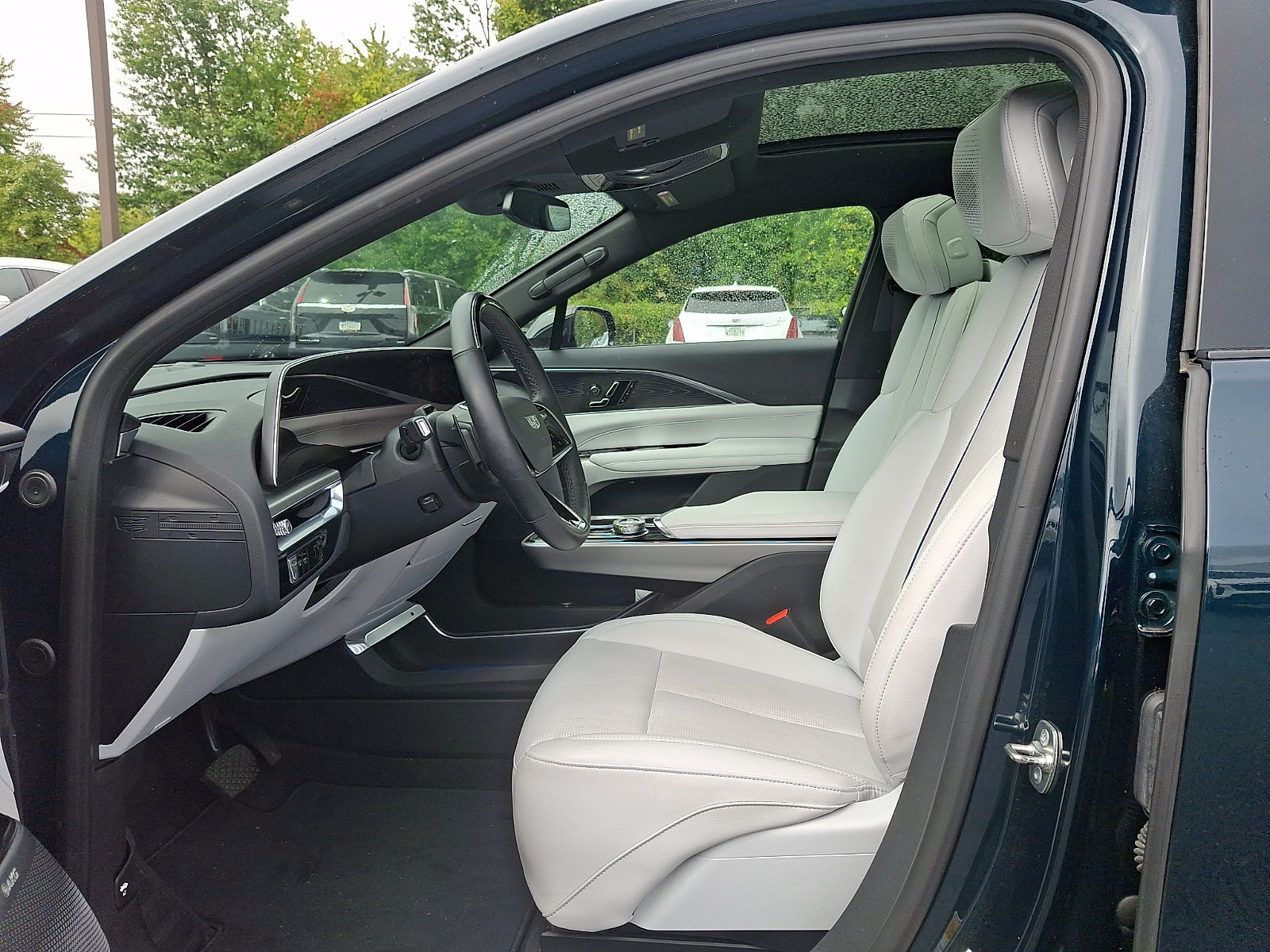 Certified 2024 Cadillac Lyriq Luxury AWD/4WD image 13