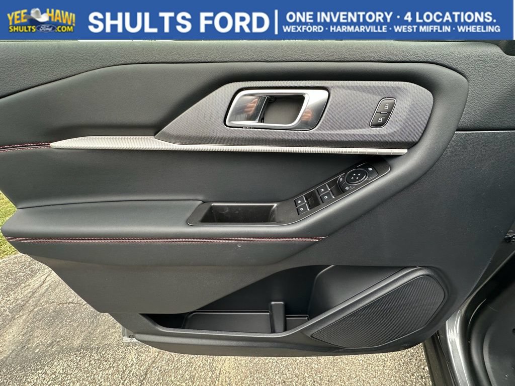 New 2026 Ford Explorer ST-Line w/ ST-Line Street Pack AWD/4WD image 18