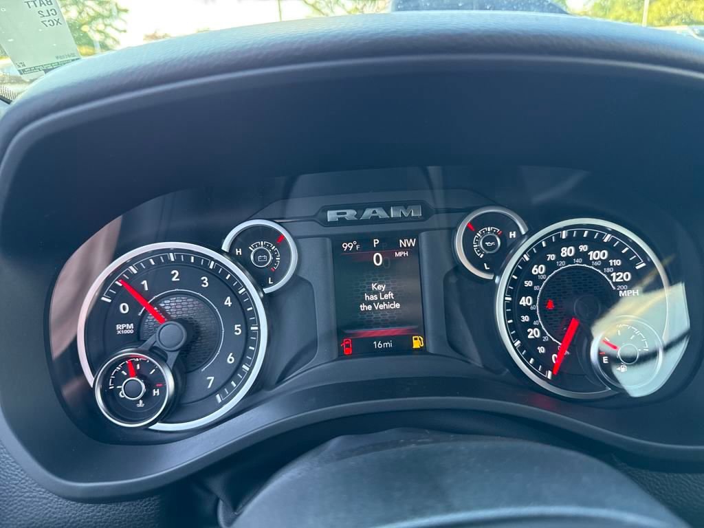 Used 2025 RAM 1500 Big Horn AWD/4WD image 11