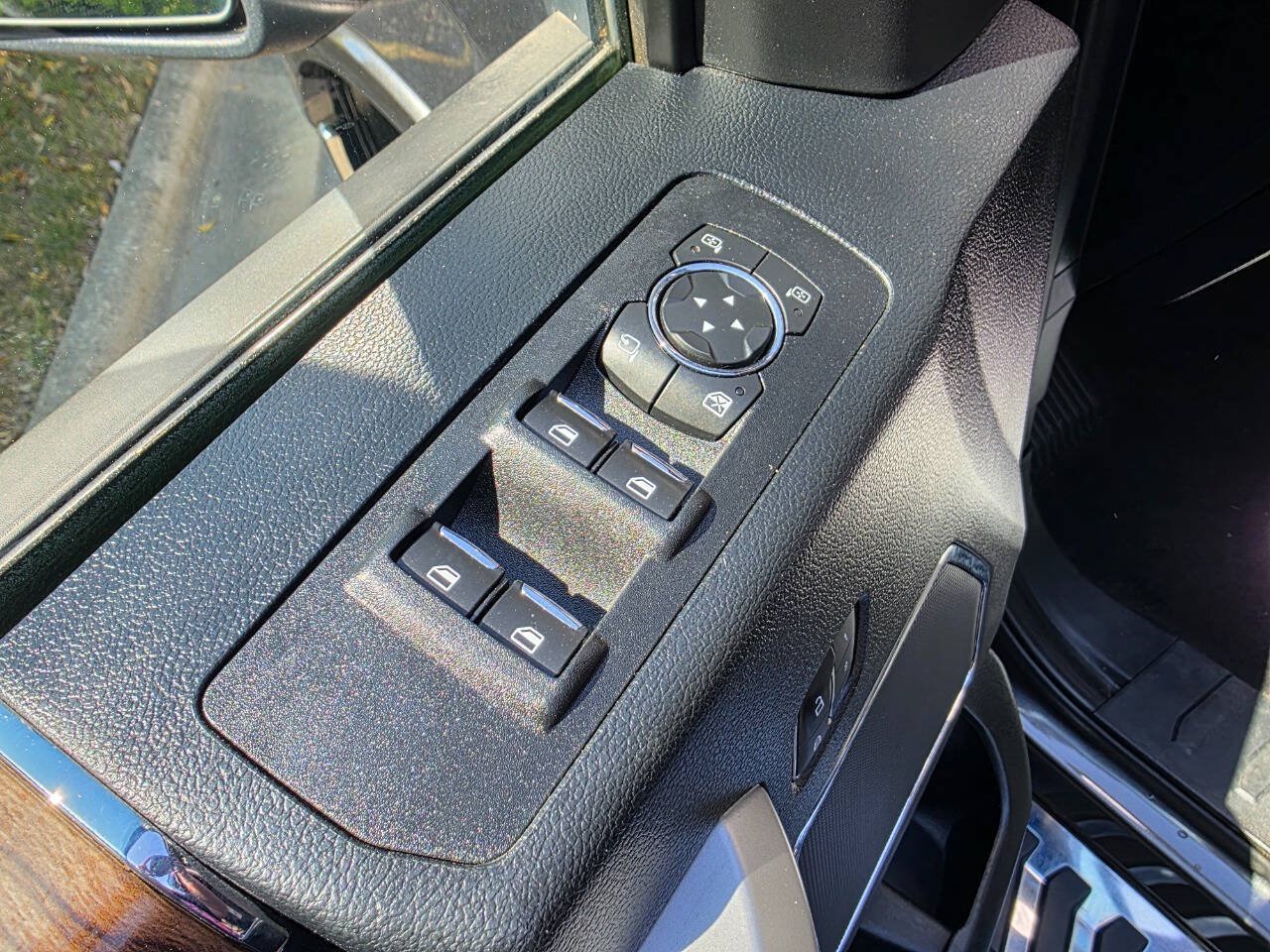 Used 2020 Ford F150 Lariat AWD/4WD image 12