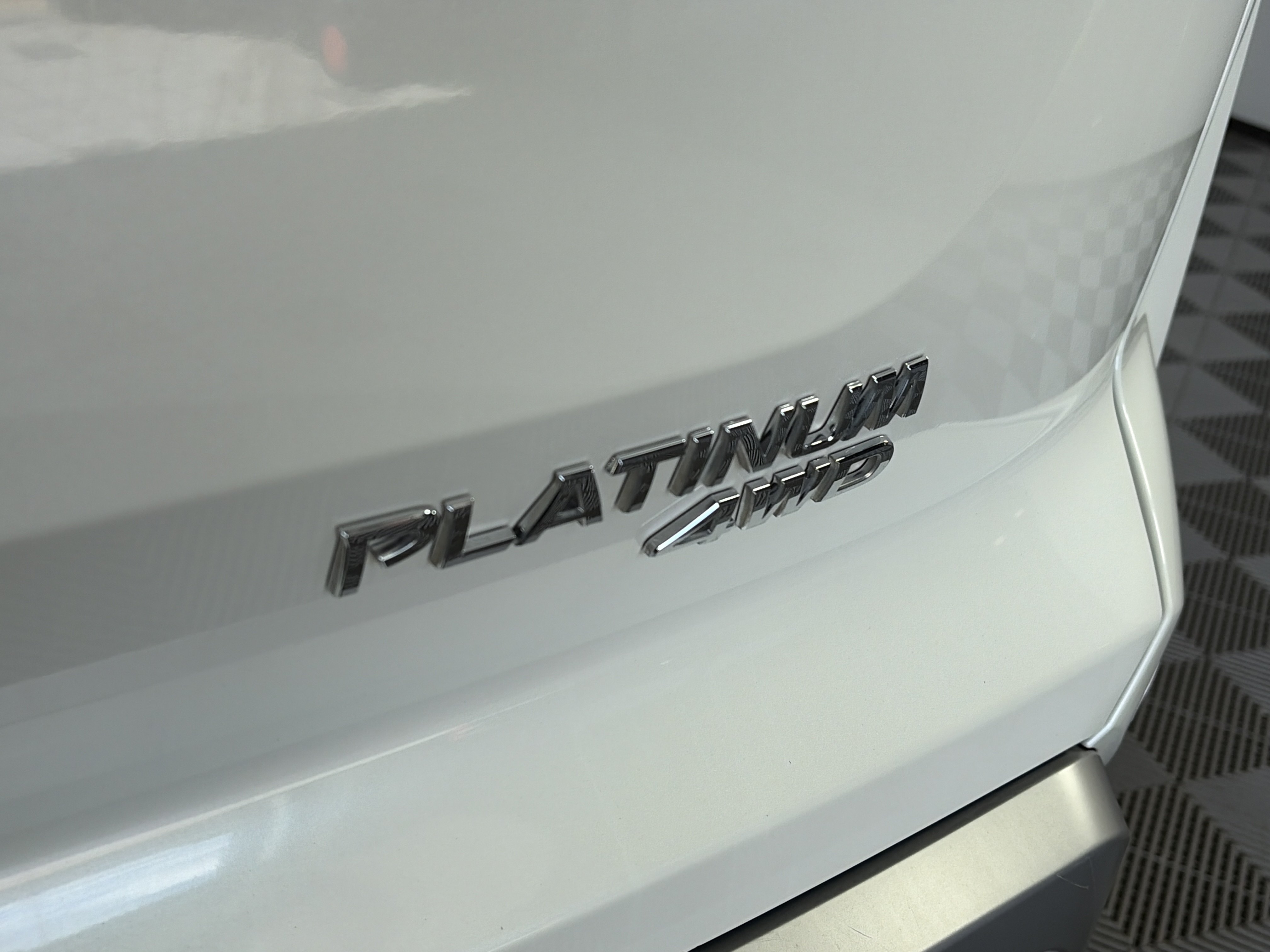 Used 2023 Nissan Pathfinder Platinum w/ Cargo Package AWD/4WD image 18